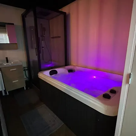 Apartment 4k Cinema, Jacuzzi