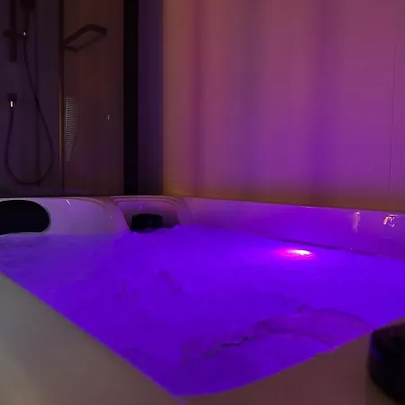4k Cinema, Jacuzzi Merignac (Gironde)